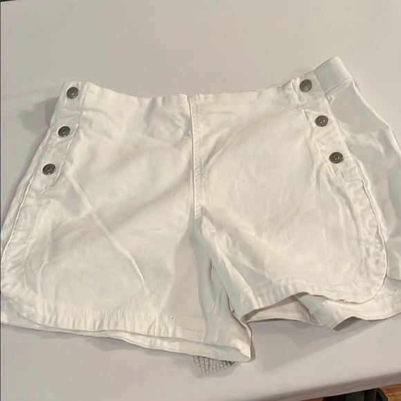 sofia by sofia vergara Pants - Sofia size 12 Women's White high waist shorts snap Detail